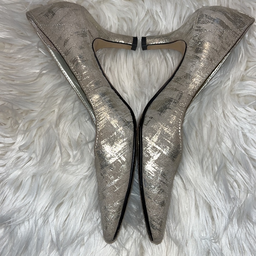🌸 Bella Vita silver tan heels. Size 5 1/2. 2 1/2” heel. - Picture 4 of 8